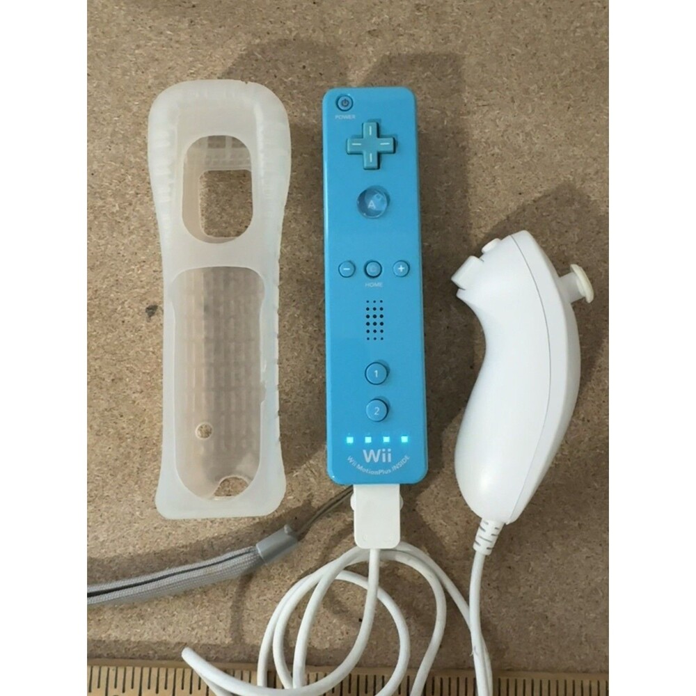 OEM Nintendo Wii MotionPlus Controller w/ Sleeve & Nunchuck - Blue RVL-036